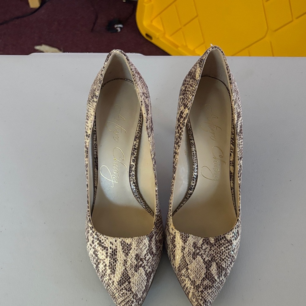 Arturo Chiang Beige Snakeskin Heels